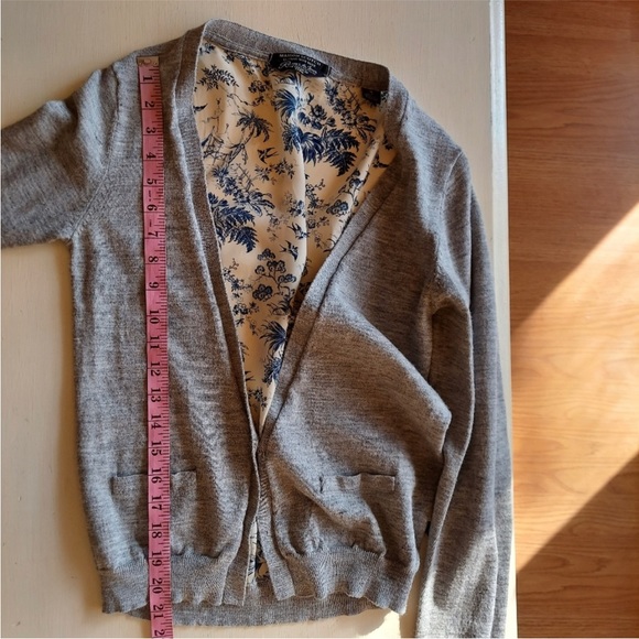 Scotch & Soda gray cardigan sweater with contrasting printed back size 1 (Small) - Picture 5 of 9